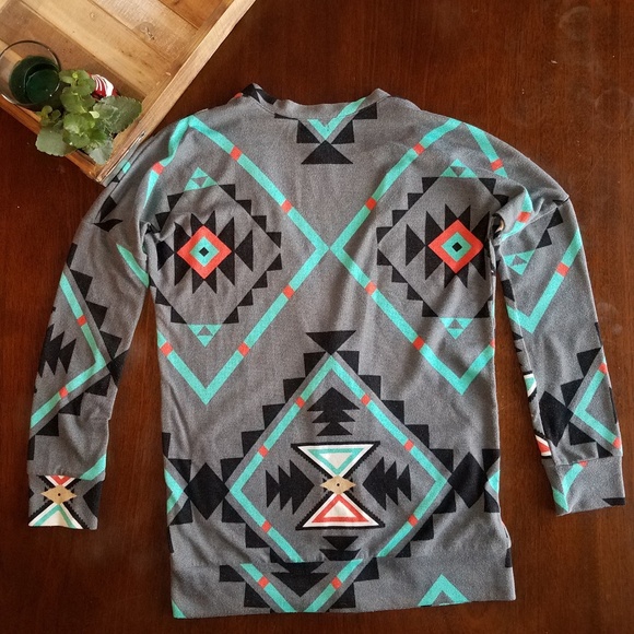 Aztec cardign size small - Picture 2 of 3